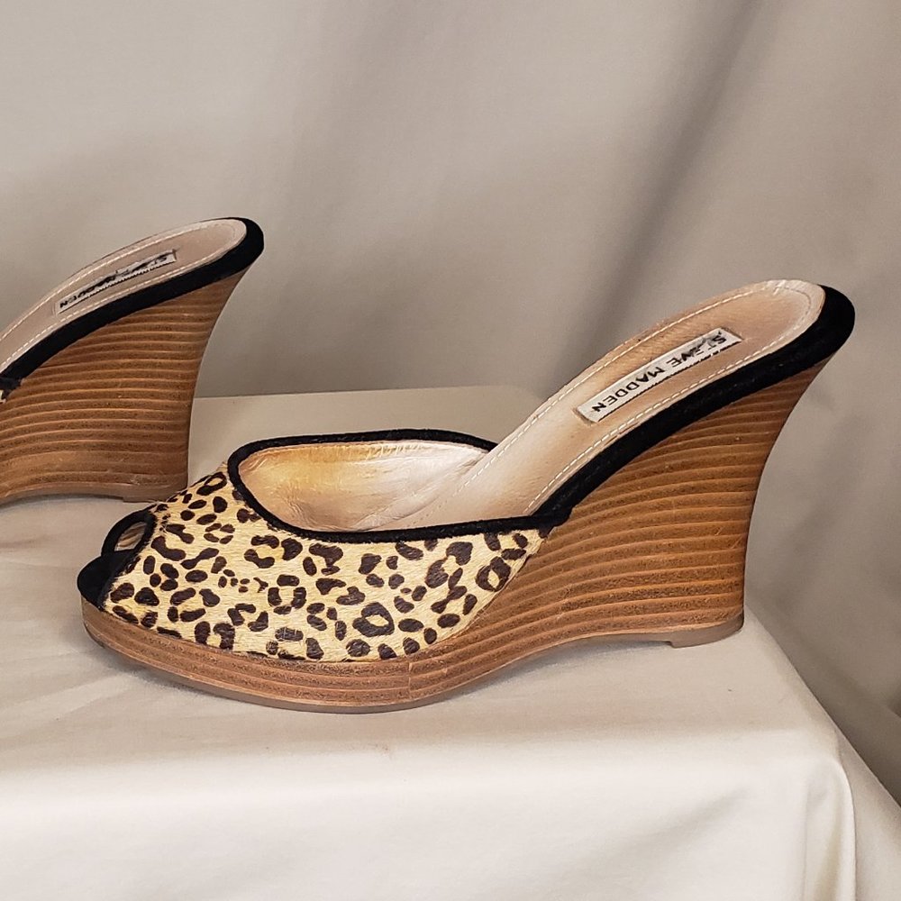 Steve Madden Peep-Toe Slide Wedge in Size 8.5